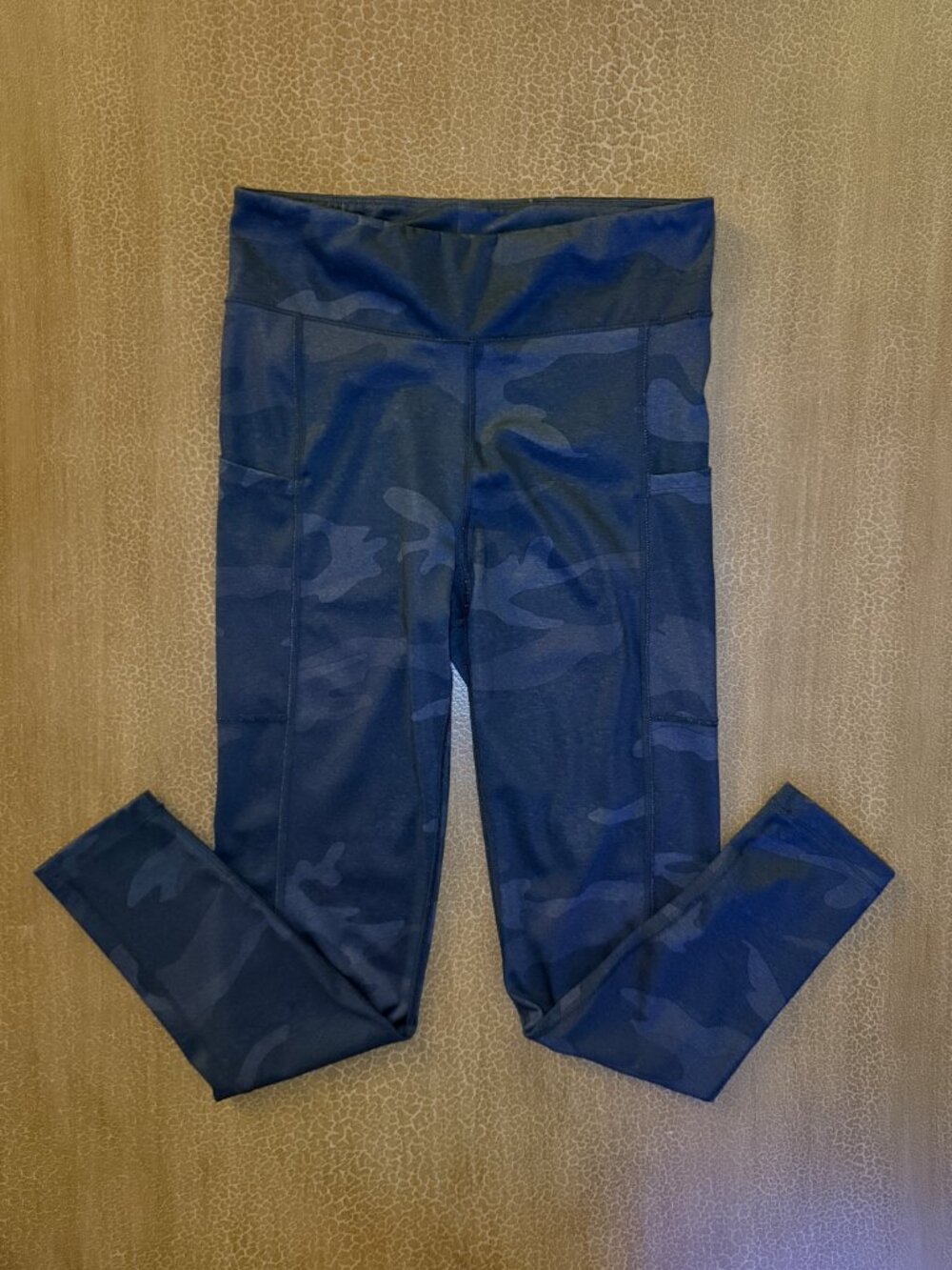 Black and Grey Camo Pattern Leggings - Aeropostale Size Medium